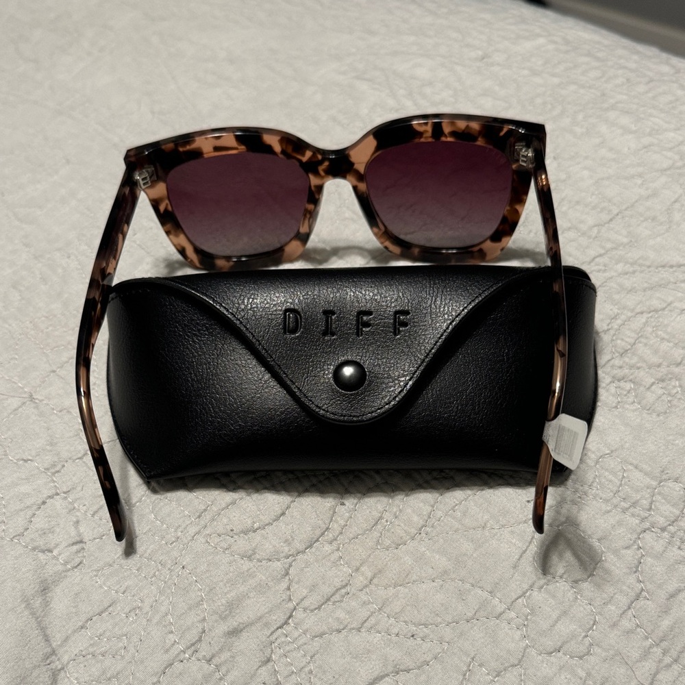 Diff Eyewear Carson PolarizrBrown Tortoise Sungla… - image 3